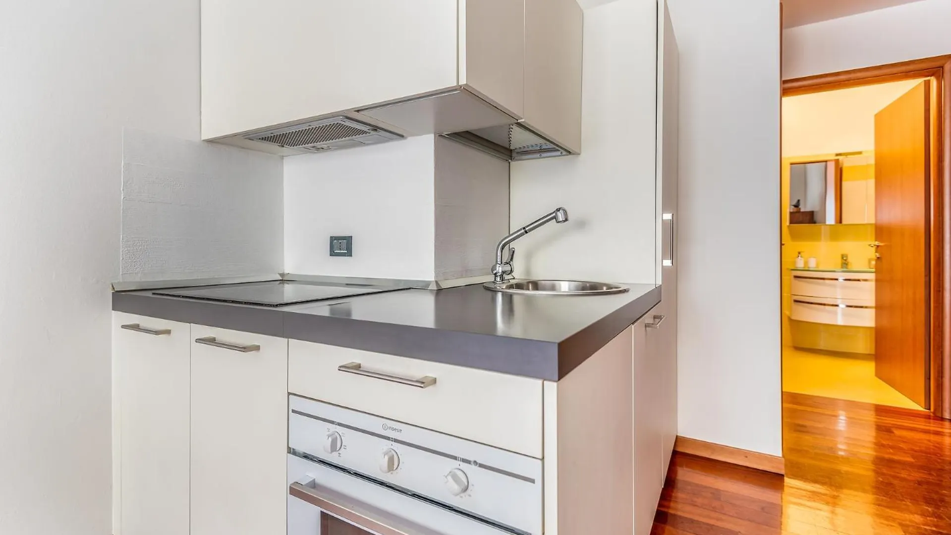 Brand New Milano Centrale Via Soperga- 2Pax- Wifi Daire İtalya